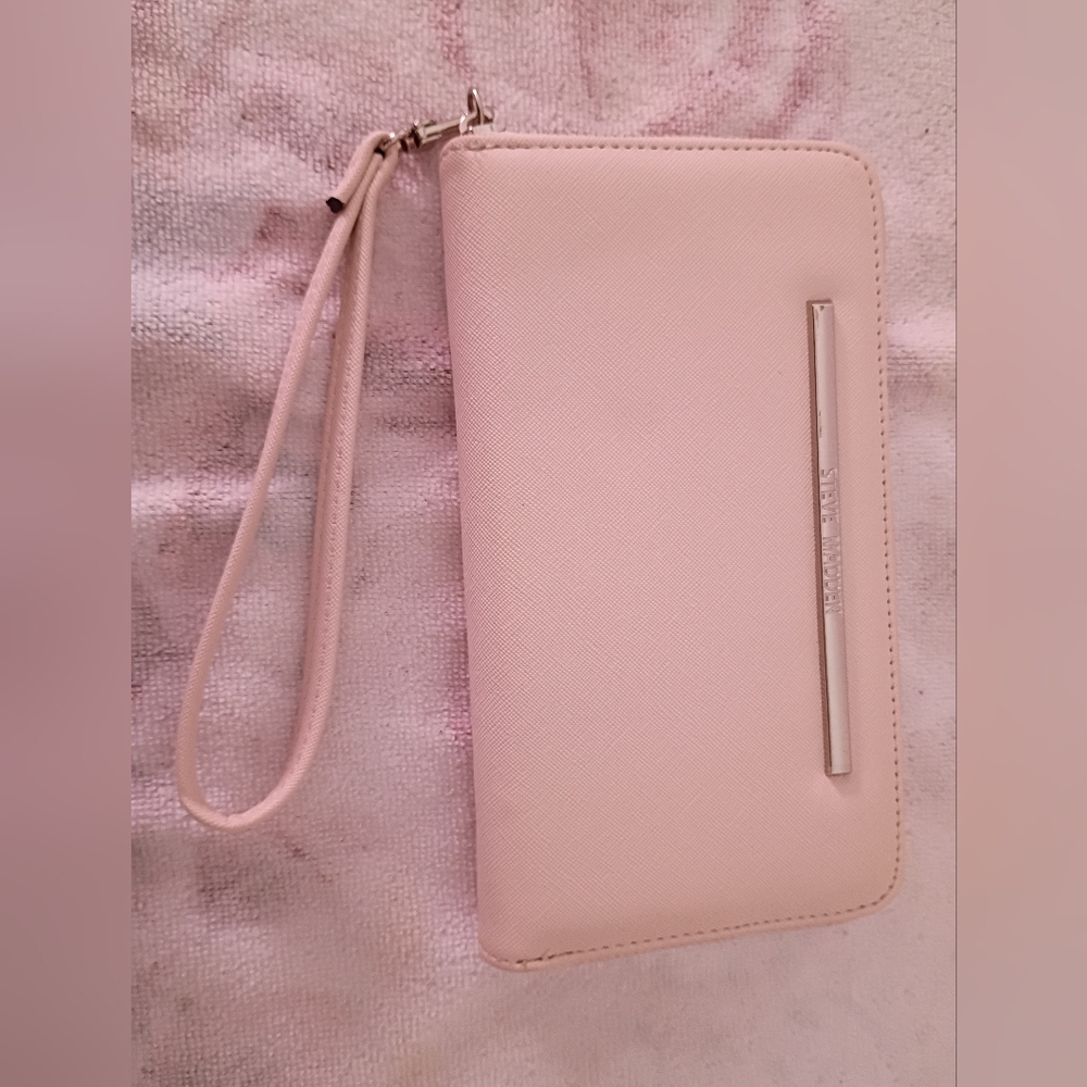 Steve Madden Blush Pink Wallet. Lots Of Places For Cards Etc. - Picture 3 of 11